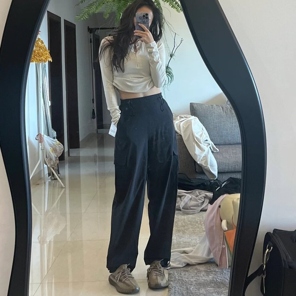 Lululemon Bungee-Cinch High-Rise Parachute Pant - Picture 6 of 9